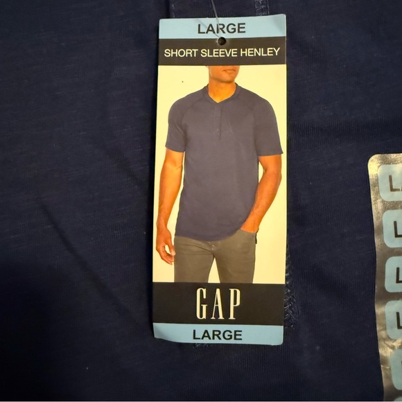 GAP Men's Large Bright Blue Short Sleeve Henley with Side Vents - Picture 2 of 5